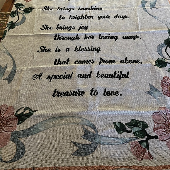 NWOT Daughter In Law Tapestry Throw Blanket 63"x54" - Picture 5 of 12